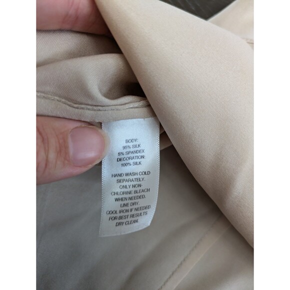 White House Black Market Champagne Silk Stretch Cascading Ruffle Dainty Top Sz 6 - Picture 9 of 12